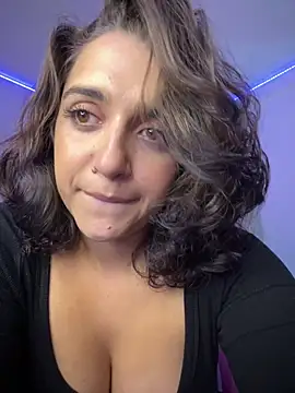 Aliciia777's Live XXX Chat