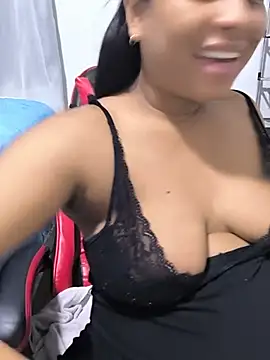 Francesca_ferrari Adlı Modelin Canlı XXX Sohbeti