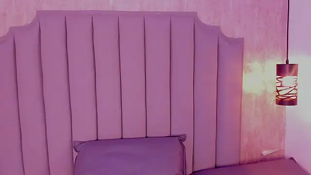 Lin_meliflua_'s Live XXX Chat