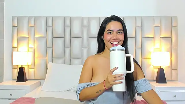 paola_katy_dicksのウェブカメラショー