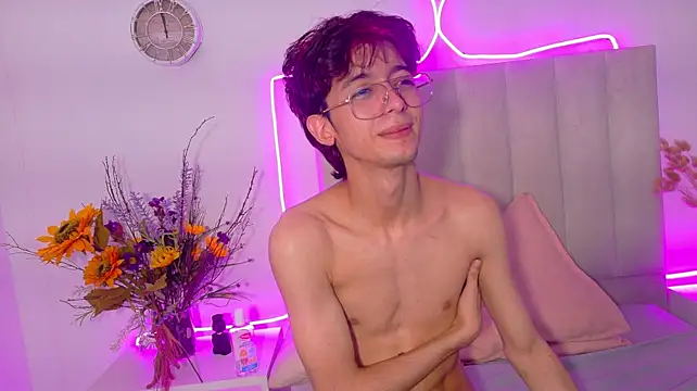 Twink_Sebas7 即時 XXX 聊天