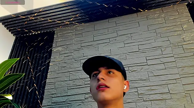Chat +18 de Lander_Cruz ao vivo