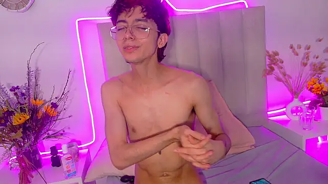 Twink_Sebas7: онлайн-секс-чат