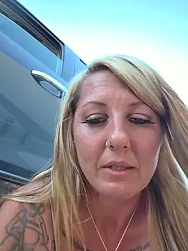 SheIsSomething – Naživo XXX chat