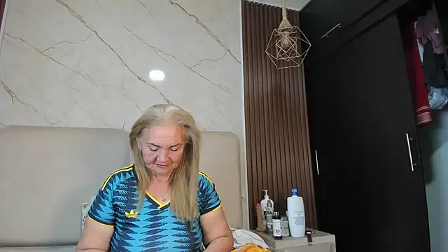 queenstarhy 现场XXX聊天