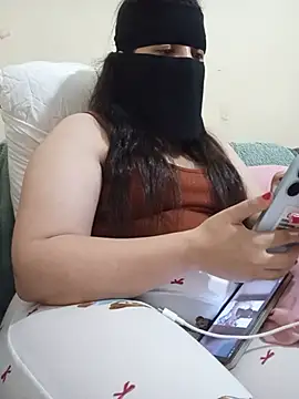Lara-_-28 现场XXX聊天