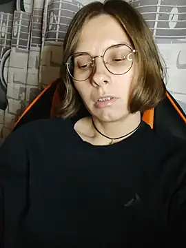 Chat +18 de Aashikalaa ao vivo