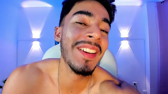 XXX chat uživo modela FelipePalace