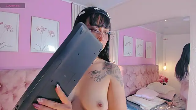 Chatroom XXX en direct de _Megganrose_