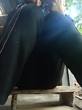 Chat +18 de NIANIAKUTE ao vivo