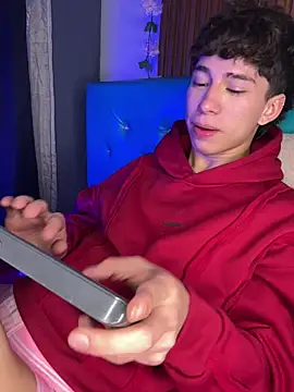 Kael_Prince Adlı Modelin Canlı XXX Sohbeti