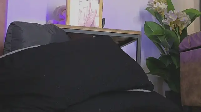 _Linoshka_1's Live XXX Chat