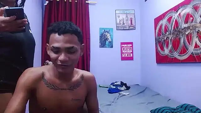 XXX chat uživo modela black_twinks