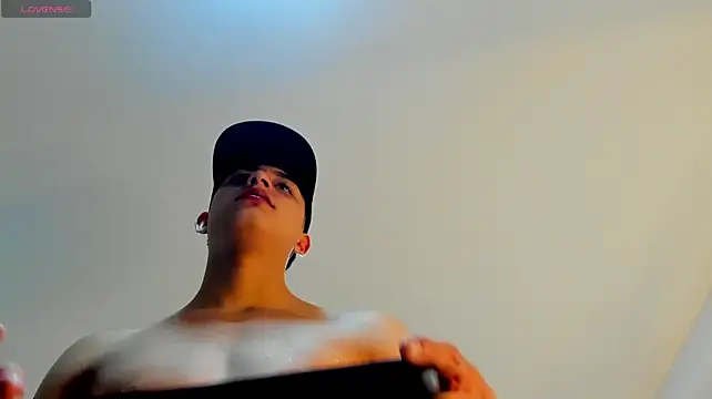 Chat +18 de Lander_Cruz ao vivo