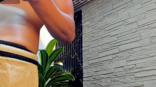 Czat XXX na żywo – Lander_Cruz
