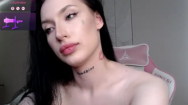 JenniferQueen11 élő XXX-chatje