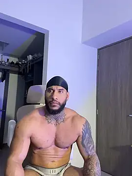 Andrew_Johnnson Adlı Modelin Canlı XXX Sohbeti