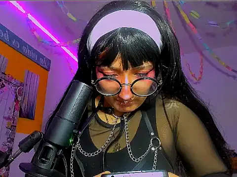 uwunita's Live XXX Chat