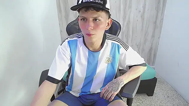 Hot_athletes_ XXX чат на живо