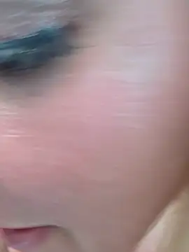 XXX chat uživo modela SheIsSomething