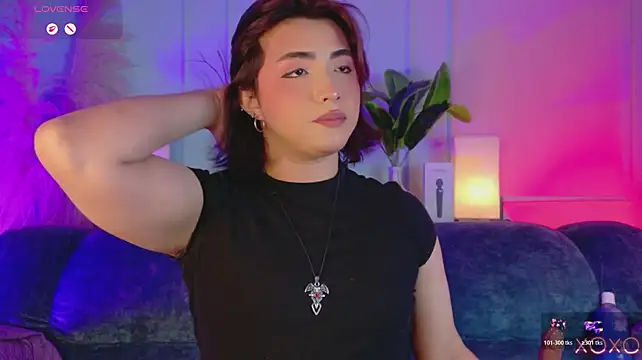 Creamy_Angelo élő XXX-chatje