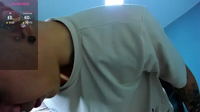 LOBO_ALPHA Live XXX Chat