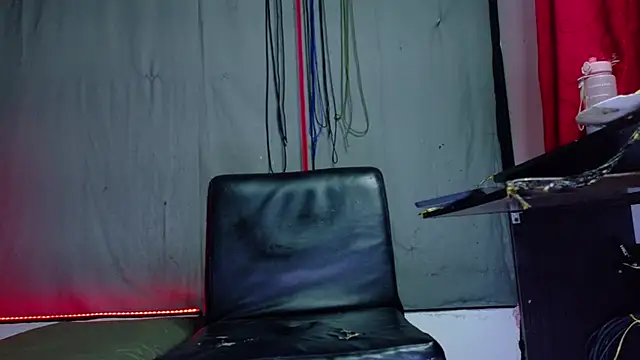 Katty_dirty31のライブXXXチャット