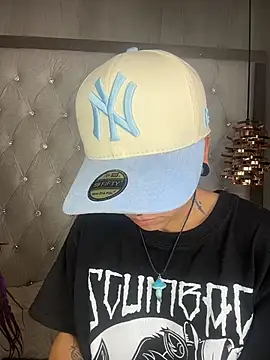 ian_mathias_'s Live XXX Chat