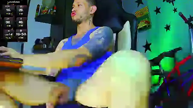 justincs' Live XXX Chat