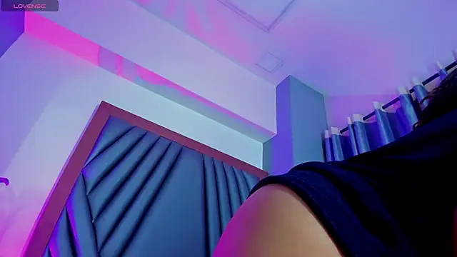 Chatroom XXX en direct de Evalamber_