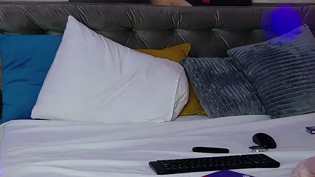 FeliciaKrige Chat XXX in diretta