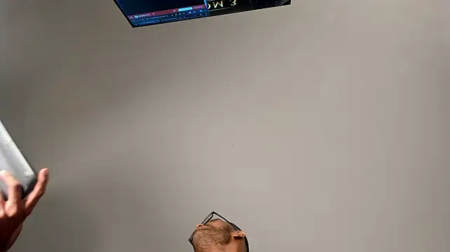 Elias_Thunderrのウェブカメラショー