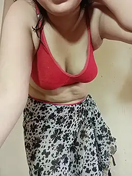 Divya3107 Adlı Modelin Canlı XXX Sohbeti