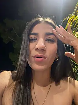 Carolina_1111's Live XXX Chat