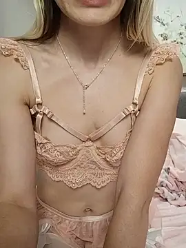 Chloe_StClaire's Live XXX Chat