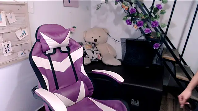 צ'אט XXX בשידור חי של samantha_baby_