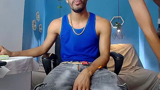 Chat XXX en directo de Ehkay_