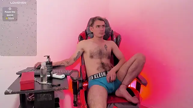 MikeSlav3 Live XXX-chat