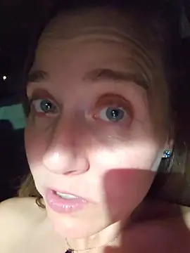 SkyelarsWorld Chat XXX live