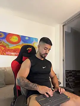 Ezzio_Scolaro 라이브 XXX 채팅