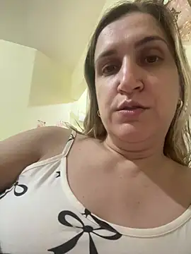 Bia_sexynovaes Chat XXX live