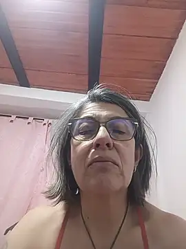 צ'אט XXX בשידור חי של nocturnewhisper