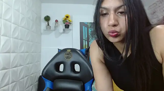 gigi_gilt_ Chat XXX live