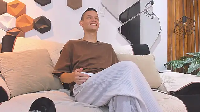 LoganHudsson live XXX chat
