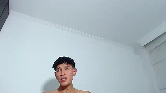 rowanbig Adlı Modelin Canlı XXX Sohbeti