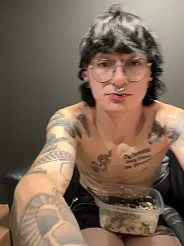 GothSadist Chat XXX live