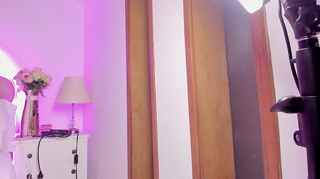 Онлайн чат XXX sarahtexas_