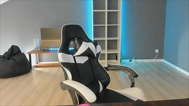 Ari_mon's Live XXX Chat
