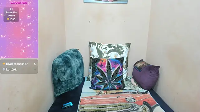 FOXY_LUNA Adlı Modelin Canlı XXX Sohbeti