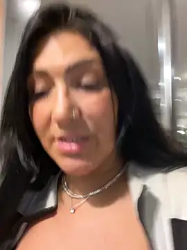 Chat +18 de LittleMissEeve ao vivo